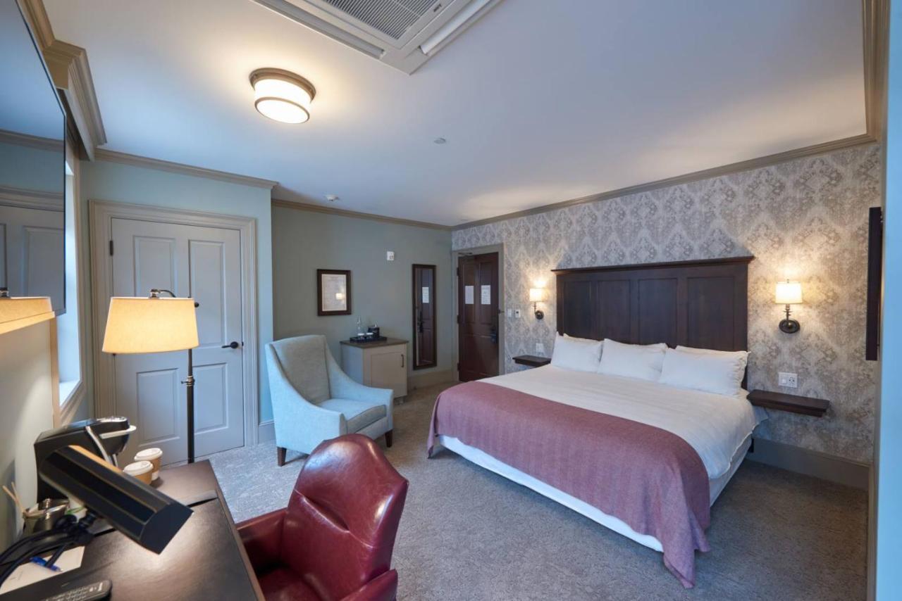Hotel The 3*